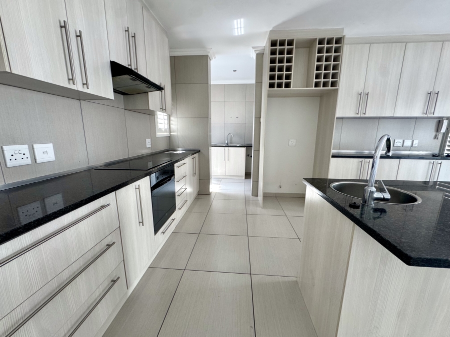 4 Bedroom Property for Sale in Parklands North Western Cape